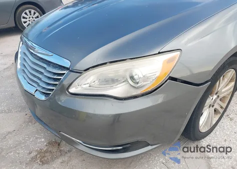 2013 Chrysler 200 Lx z USA, uszkodzony, nr VIN 1C3CCBAB8DN698158